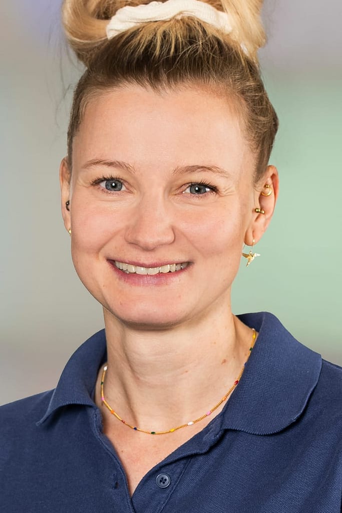 Porträt von Dr. med. Julia Reinhard, Fachärztin für Gynäkologie in der Praxis am Bahnhof