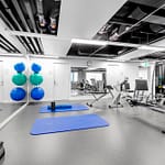 Die Medizinische Trainingstgherapie hilft bei körperlichen Beschwerden.