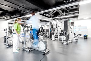 Medizinische Trainingstherapie im Fitnessraum der Physiotherapie am Banhof